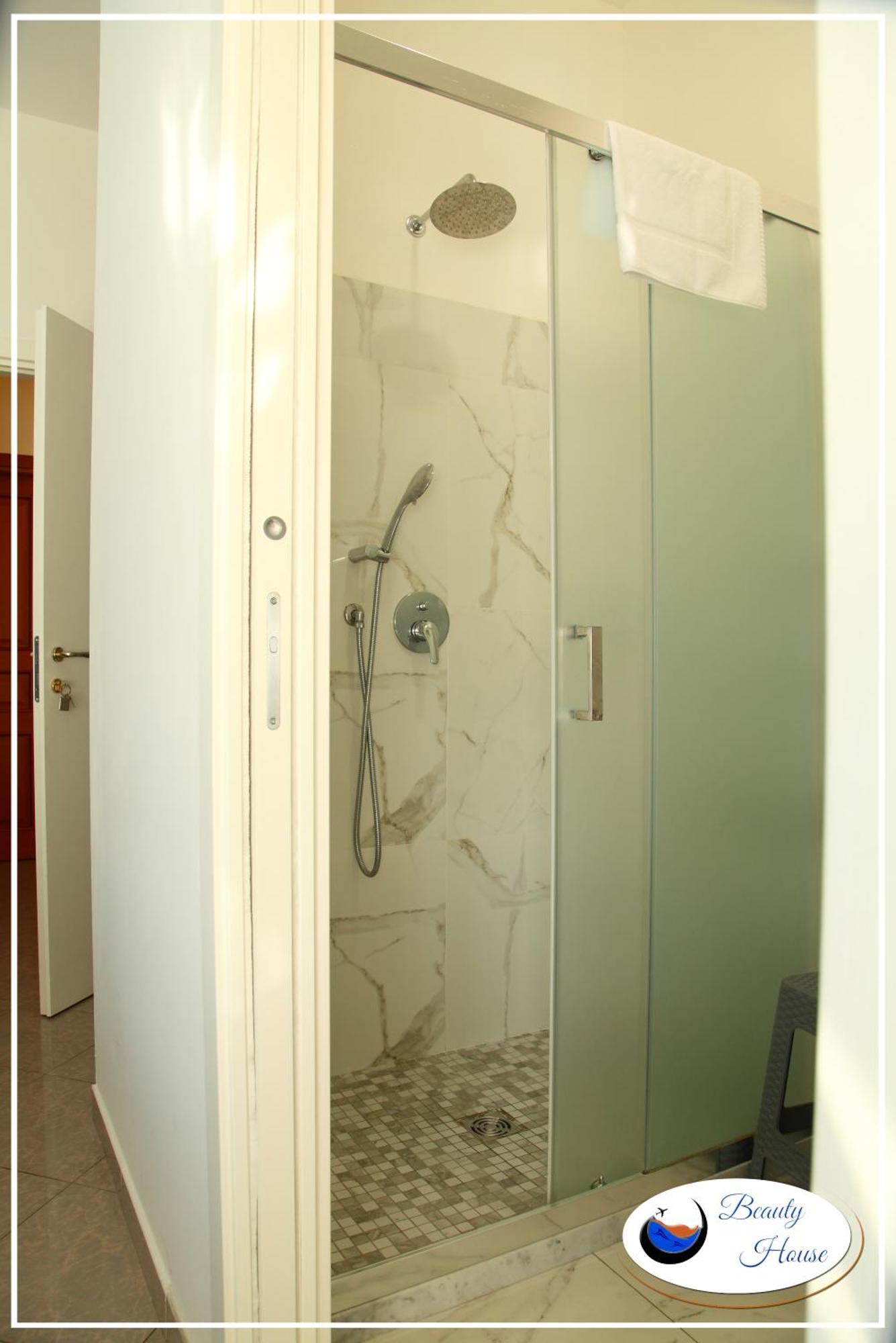 לינה וארוחת בוקר רג'יו די קאלאבריה Beauty House מראה חיצוני תמונה